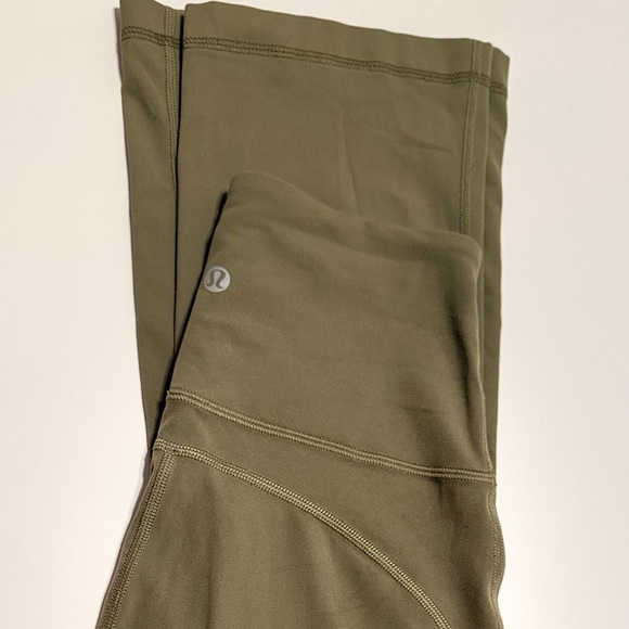 lululemon Align Flares Leggings Size 2 - Picture 2 of 4